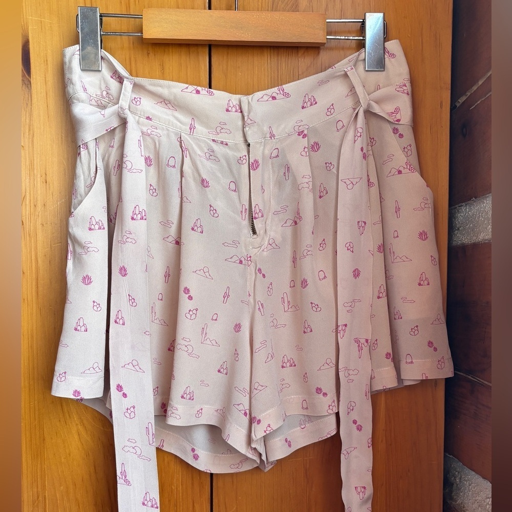 Rails Silk Desert Print Tie Waist Shorts – Size Small - Picture 2 of 5